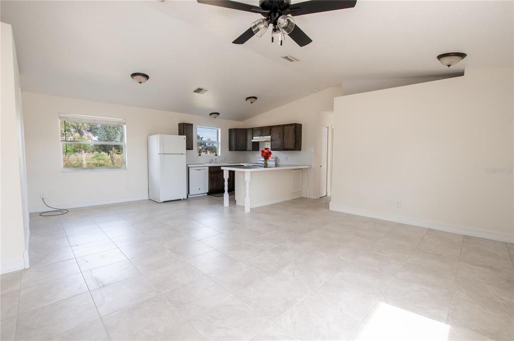 En Venta: $247,000 (3 camas, 2 baños, 1152 Pies cuadrados)