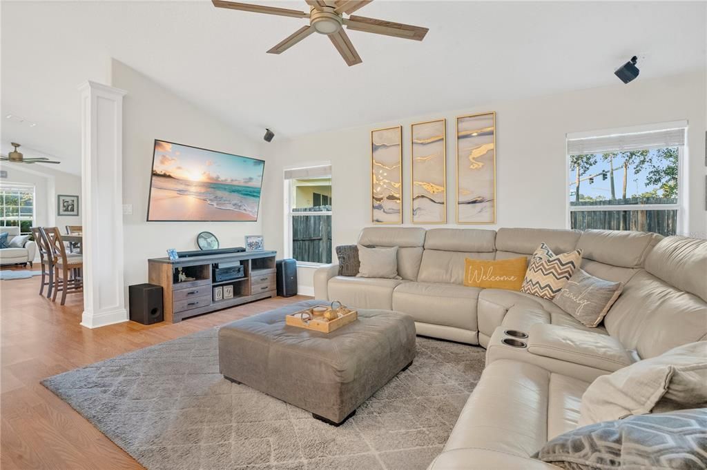 En Venta: $459,000 (3 camas, 2 baños, 1820 Pies cuadrados)