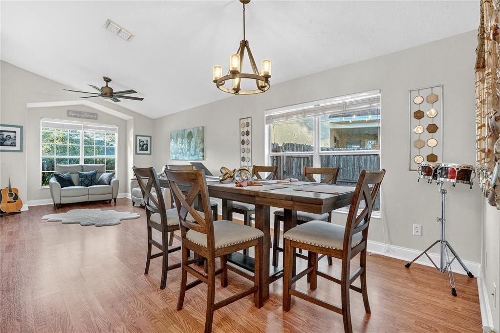 En Venta: $459,000 (3 camas, 2 baños, 1820 Pies cuadrados)