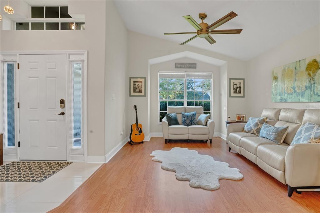 En Venta: $459,000 (3 camas, 2 baños, 1820 Pies cuadrados)