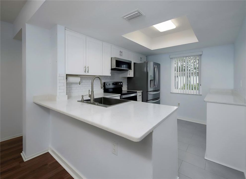 For Sale: $195,000 (2 beds, 2 baths, 1053 Square Feet)