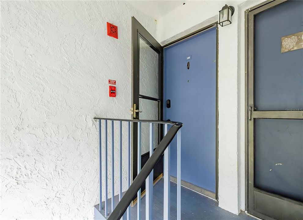 For Sale: $195,000 (2 beds, 2 baths, 1053 Square Feet)