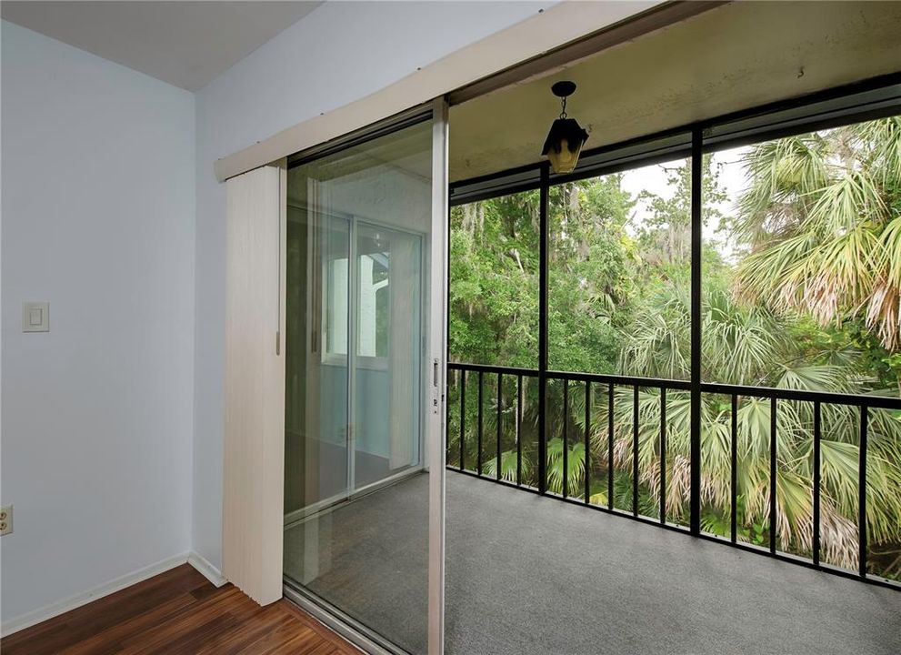 For Sale: $195,000 (2 beds, 2 baths, 1053 Square Feet)