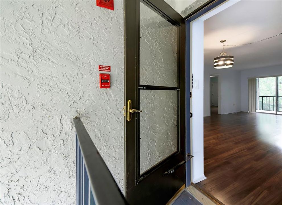 For Sale: $195,000 (2 beds, 2 baths, 1053 Square Feet)