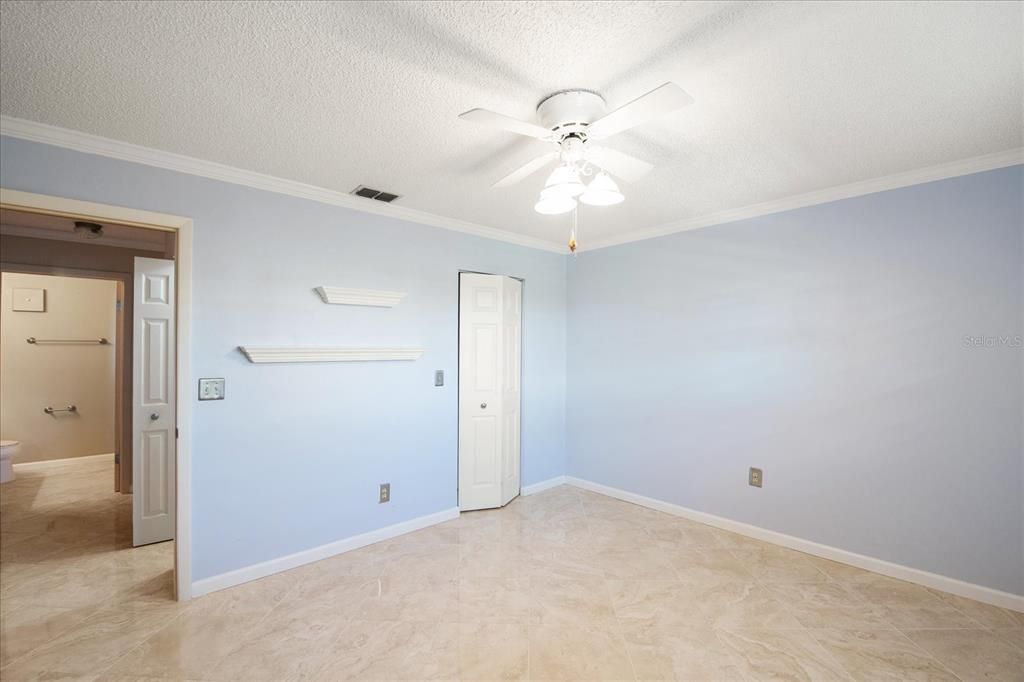 En Venta: $275,000 (2 camas, 2 baños, 1345 Pies cuadrados)