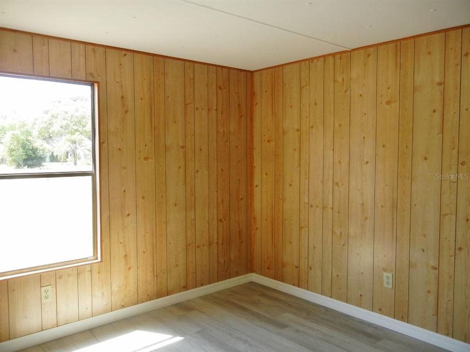 For Rent: $1,200 (2 beds, 1 baths, 784 Square Feet)