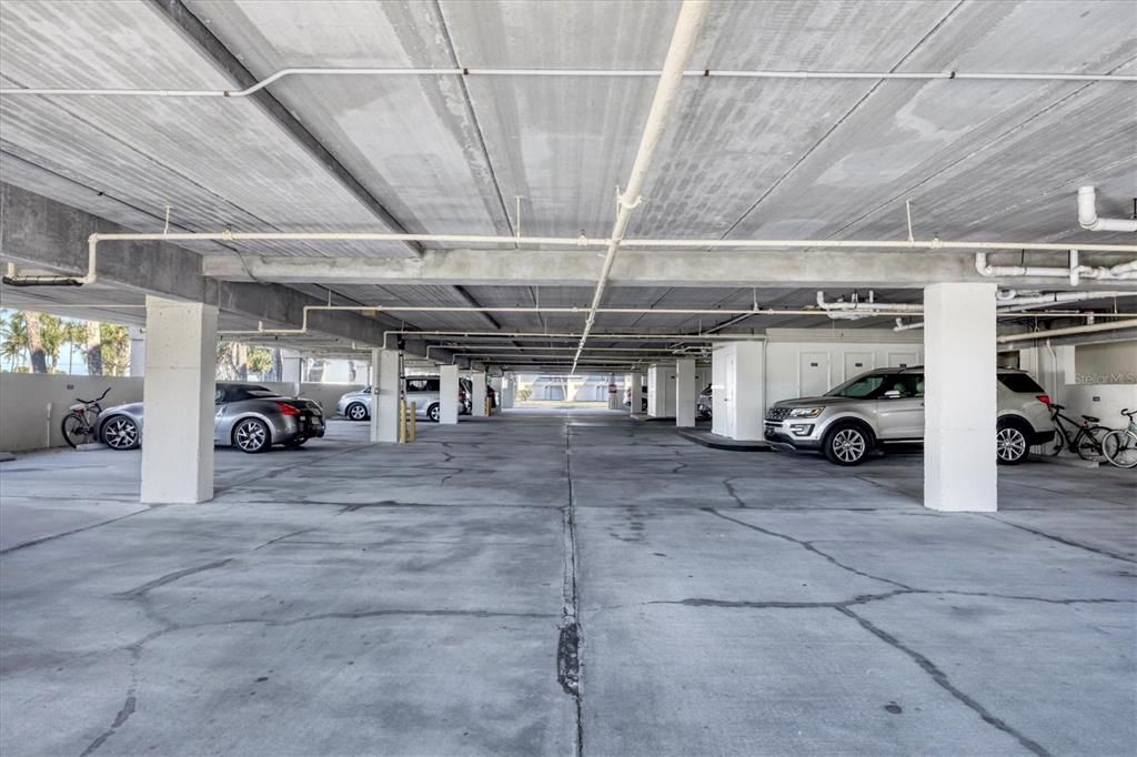 На продажу: $420,000 (2 спален, 2 ванн, 1070 Квадратных фут)