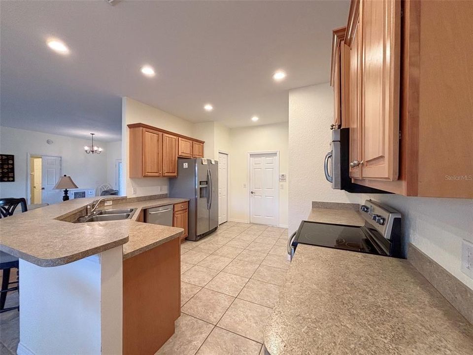 待售: $299,900 (2 贝兹, 2 浴室, 1530 平方英尺)