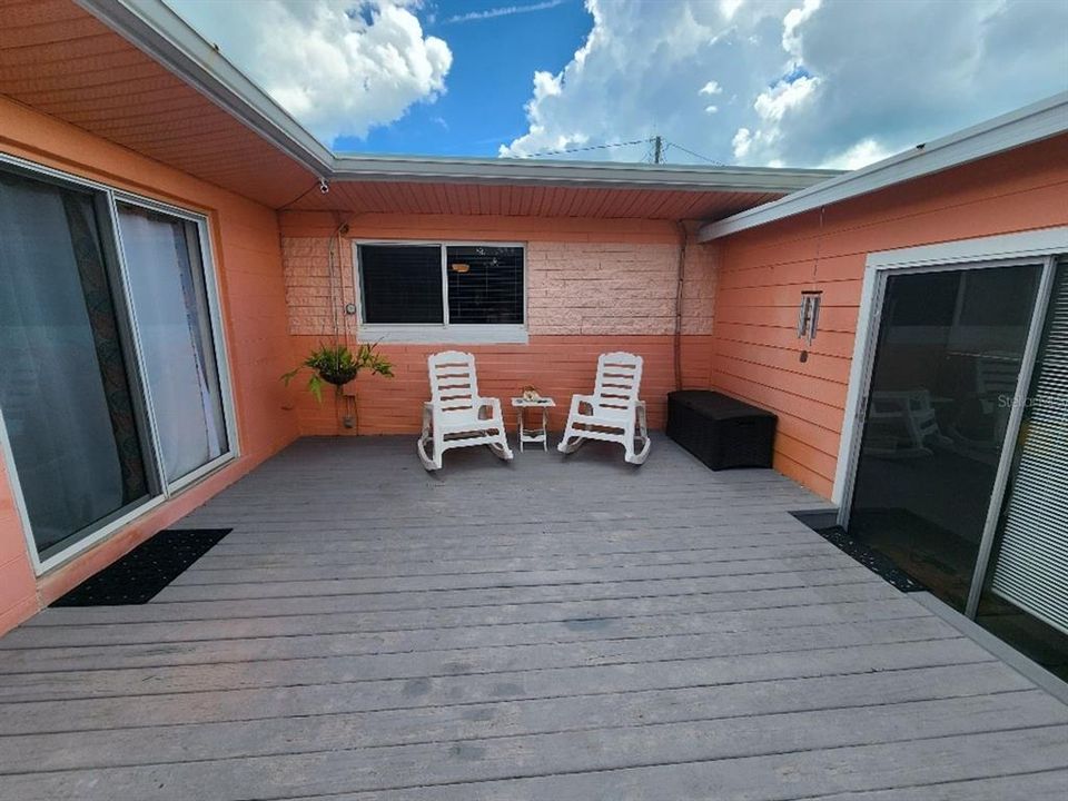 出租: $2,450 (2 贝兹, 1 浴室, 1100 平方英尺)