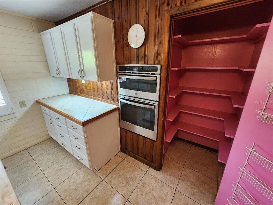 出租: $2,450 (2 贝兹, 1 浴室, 1100 平方英尺)