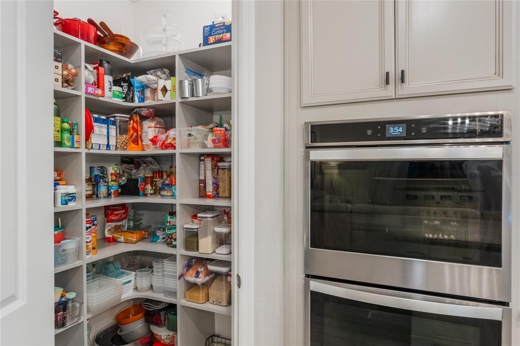 合同活跃: $785,000 (4 贝兹, 3 浴室, 2192 平方英尺)