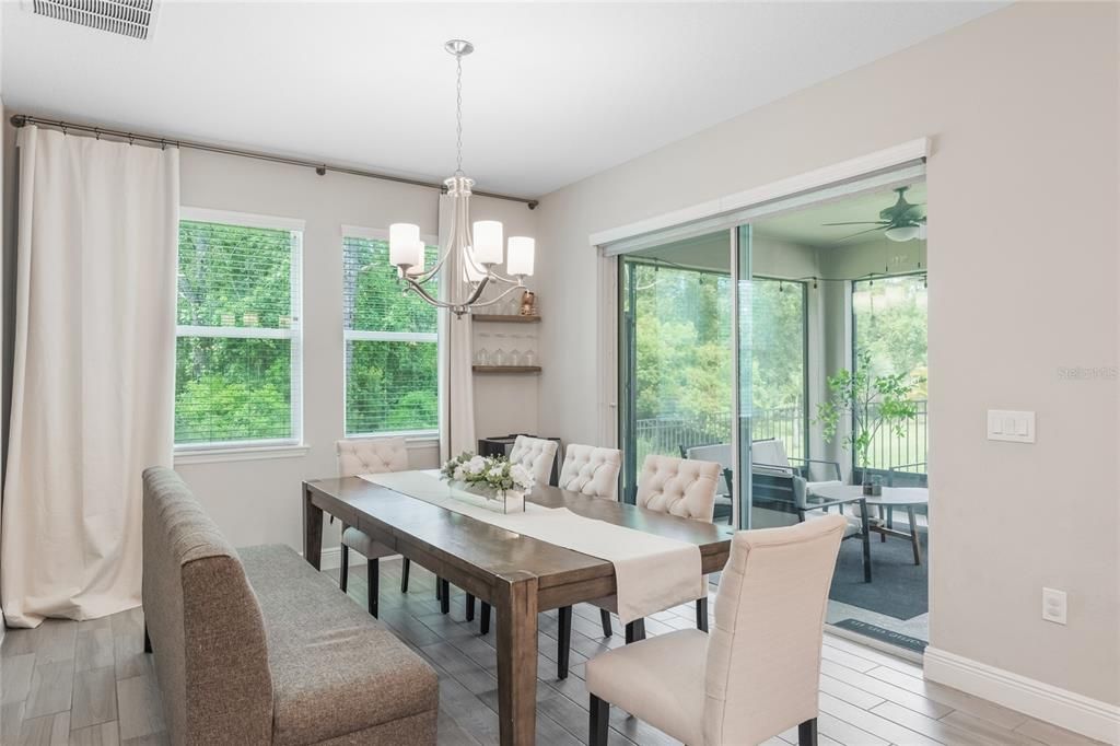 合同活跃: $785,000 (4 贝兹, 3 浴室, 2192 平方英尺)