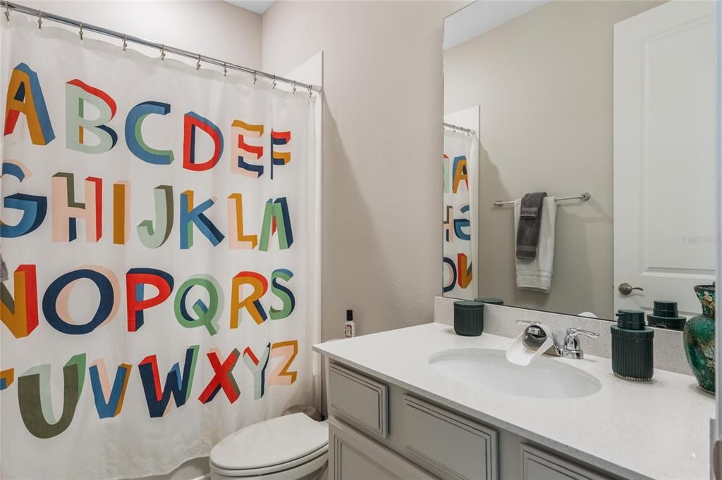 合同活跃: $785,000 (4 贝兹, 3 浴室, 2192 平方英尺)