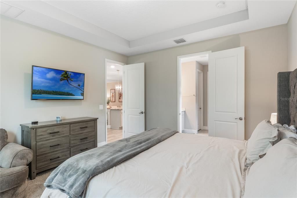 合同活跃: $785,000 (4 贝兹, 3 浴室, 2192 平方英尺)