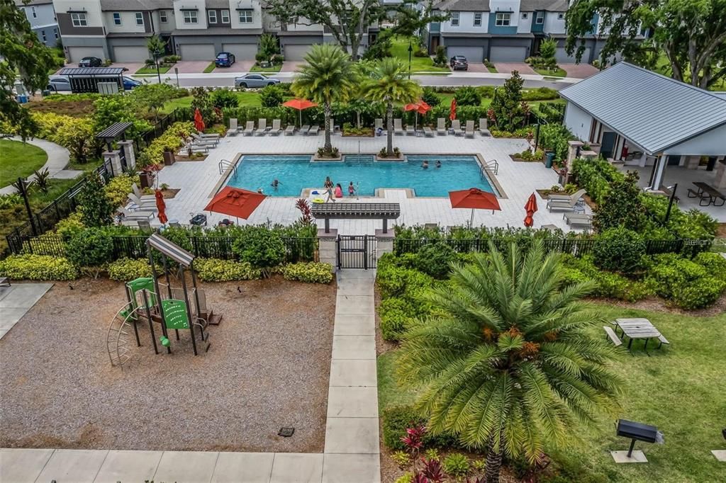 合同活跃: $785,000 (4 贝兹, 3 浴室, 2192 平方英尺)