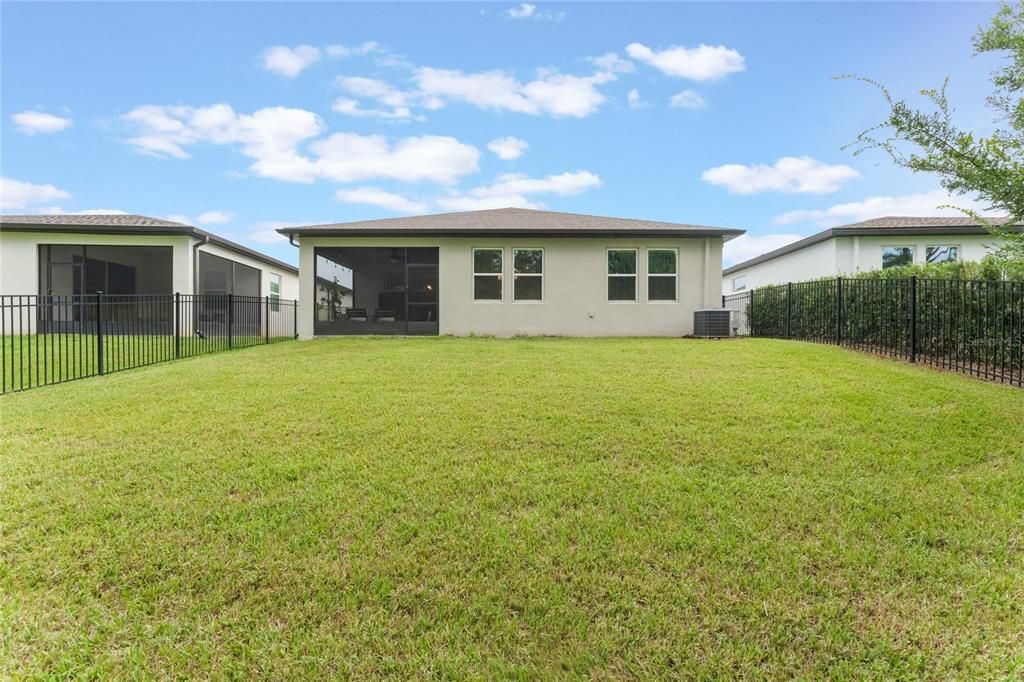 合同活跃: $785,000 (4 贝兹, 3 浴室, 2192 平方英尺)