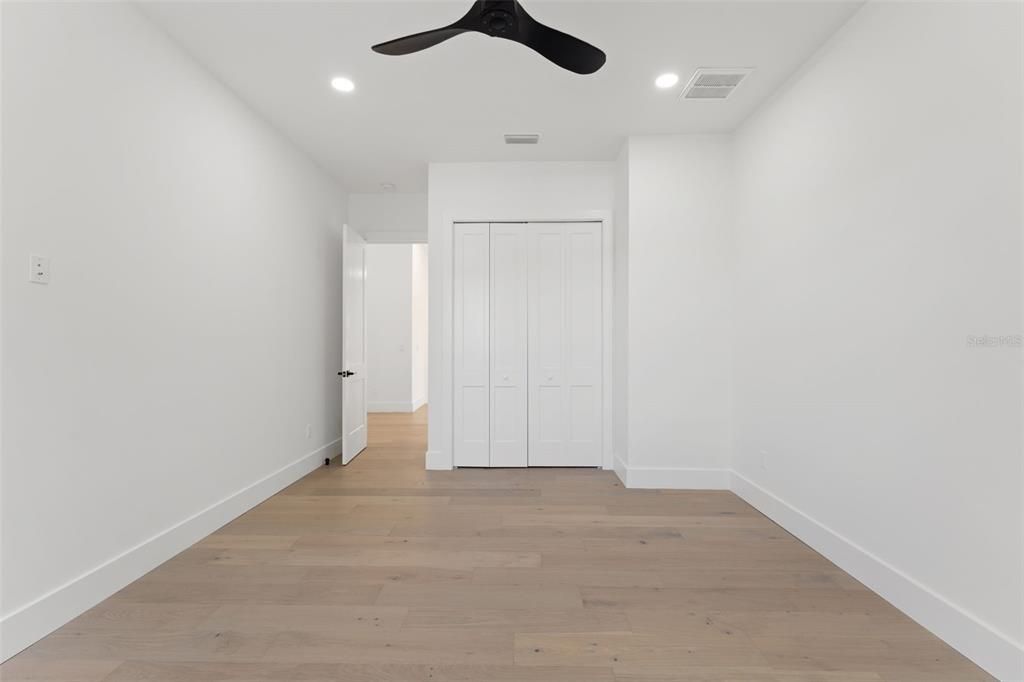 For Sale: $2,250,000 (5 beds, 4 baths, 4084 Square Feet)