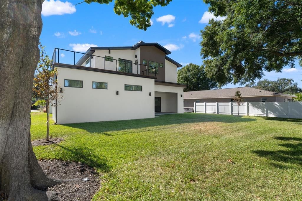 For Sale: $2,250,000 (5 beds, 4 baths, 4084 Square Feet)