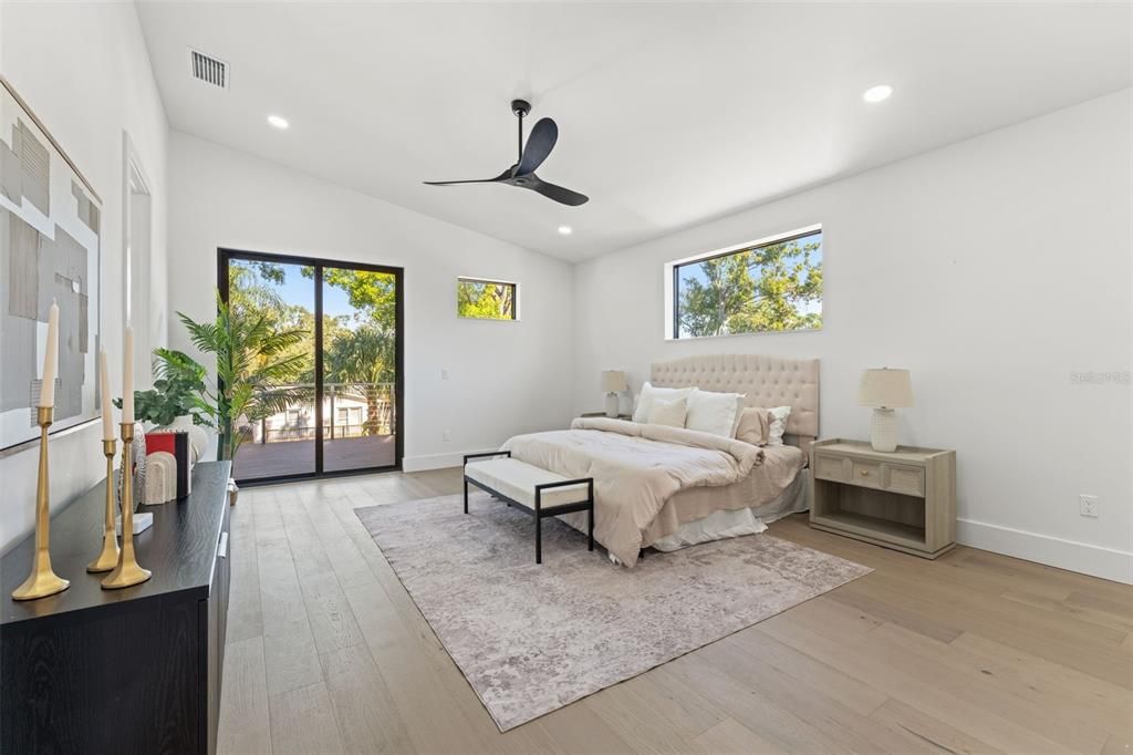 For Sale: $2,250,000 (5 beds, 4 baths, 4084 Square Feet)