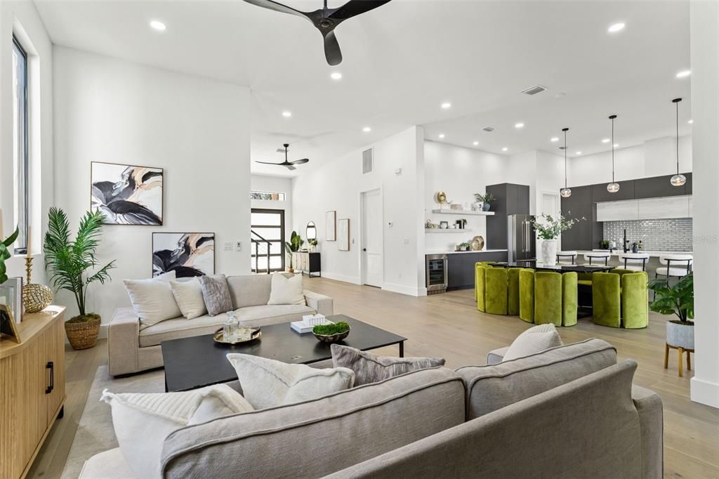 For Sale: $2,250,000 (5 beds, 4 baths, 4084 Square Feet)