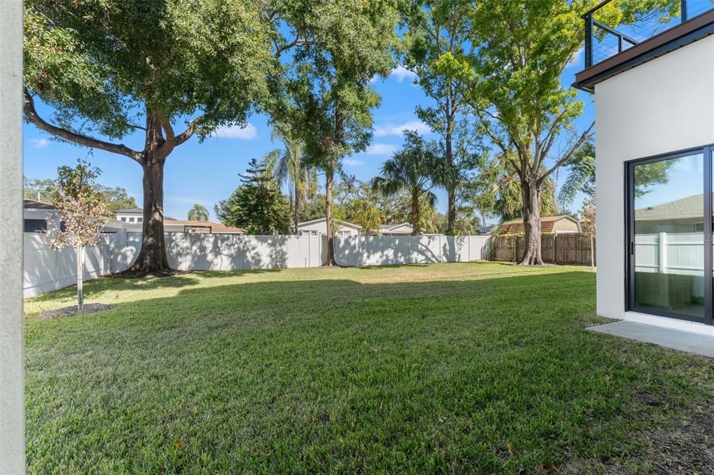 For Sale: $2,250,000 (5 beds, 4 baths, 4084 Square Feet)