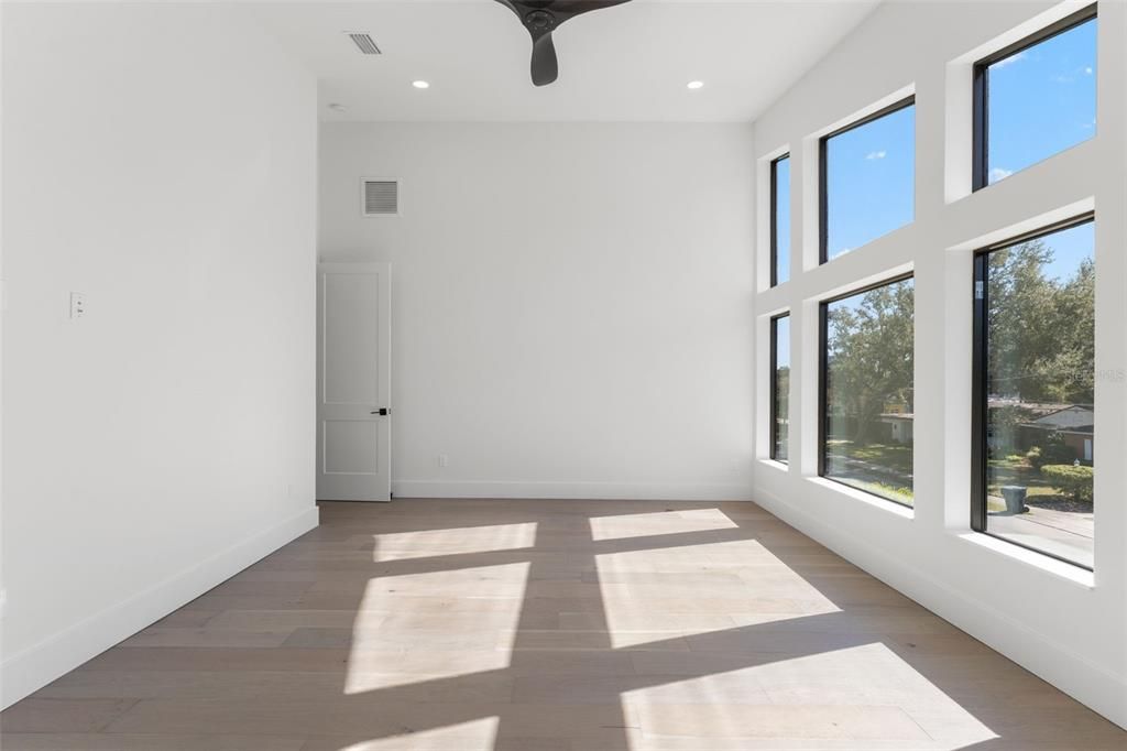 For Sale: $2,250,000 (5 beds, 4 baths, 4084 Square Feet)