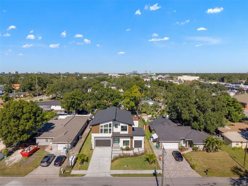 For Sale: $2,250,000 (5 beds, 4 baths, 4084 Square Feet)