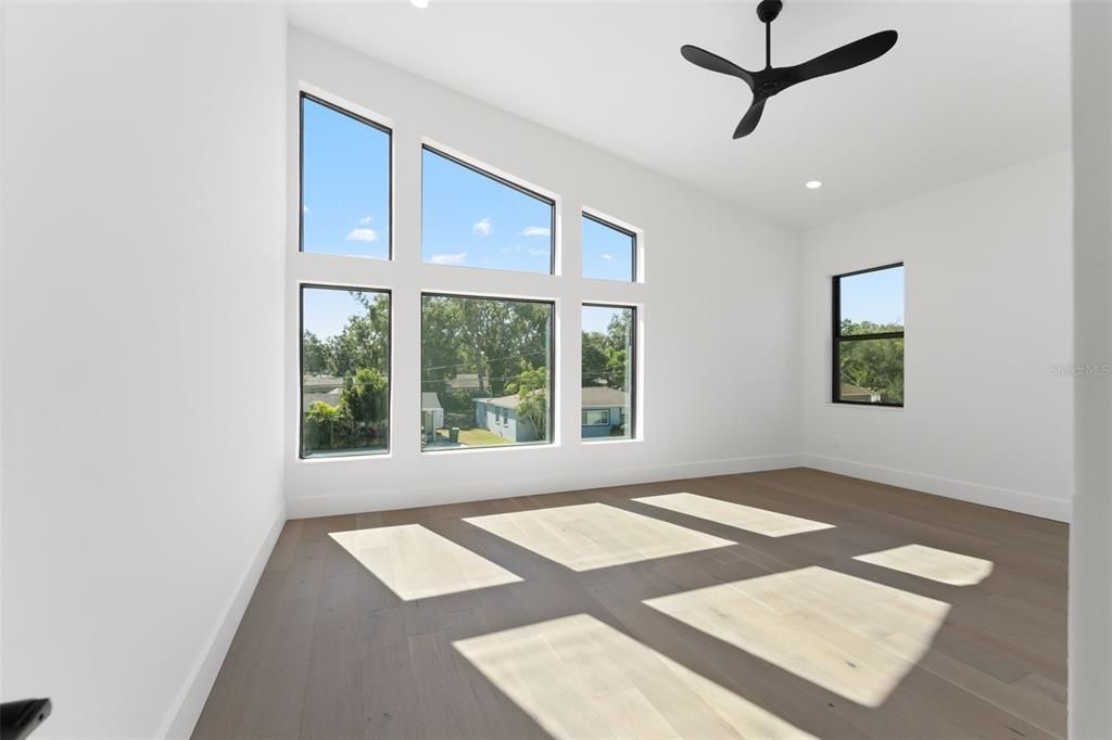 For Sale: $2,250,000 (5 beds, 4 baths, 4084 Square Feet)