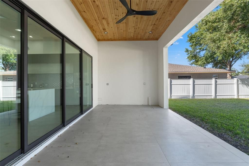 For Sale: $2,250,000 (5 beds, 4 baths, 4084 Square Feet)