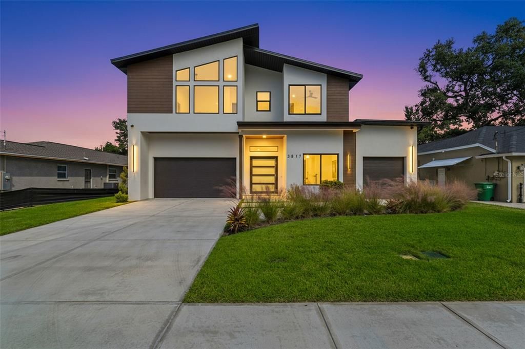 For Sale: $2,250,000 (5 beds, 4 baths, 4084 Square Feet)