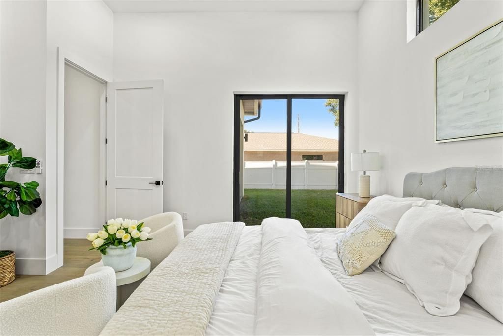 For Sale: $2,250,000 (5 beds, 4 baths, 4084 Square Feet)