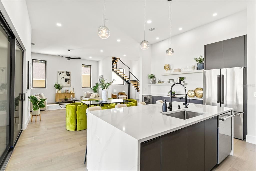 For Sale: $2,250,000 (5 beds, 4 baths, 4084 Square Feet)