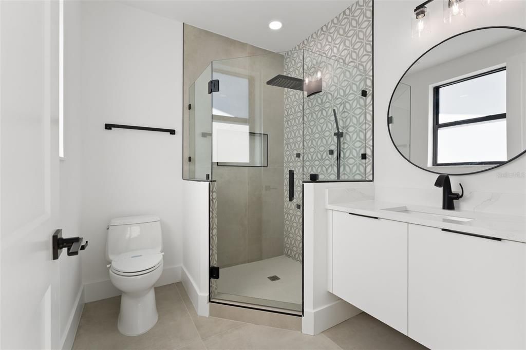 For Sale: $2,250,000 (5 beds, 4 baths, 4084 Square Feet)