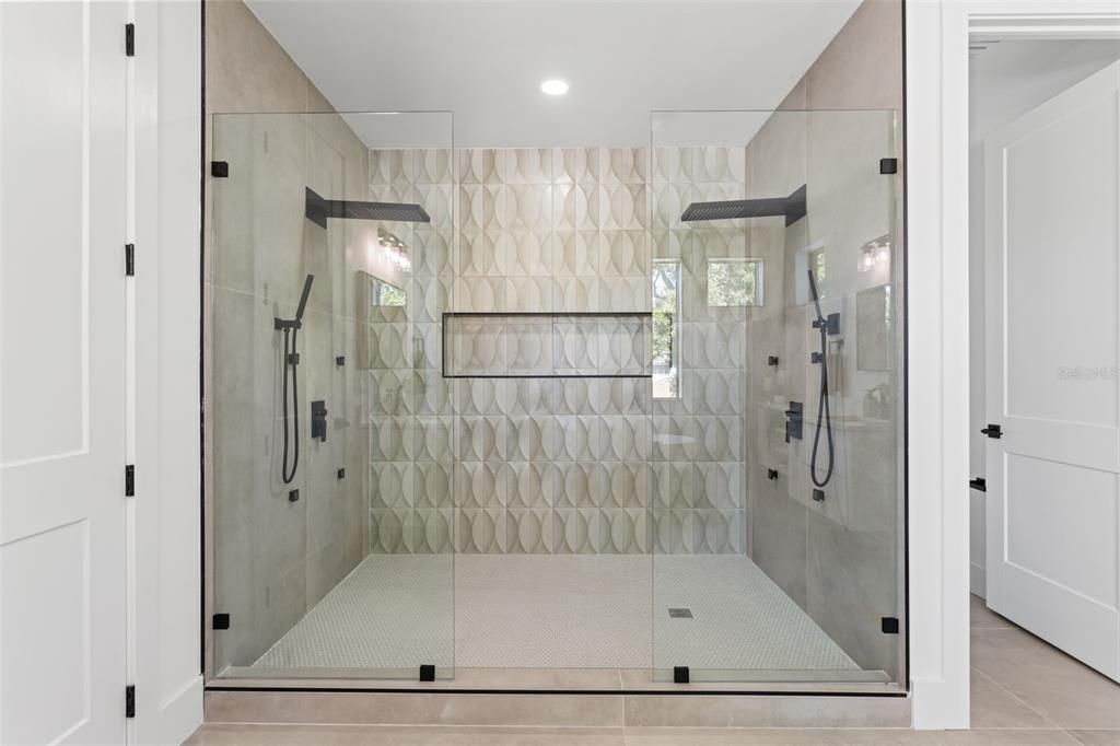 For Sale: $2,250,000 (5 beds, 4 baths, 4084 Square Feet)