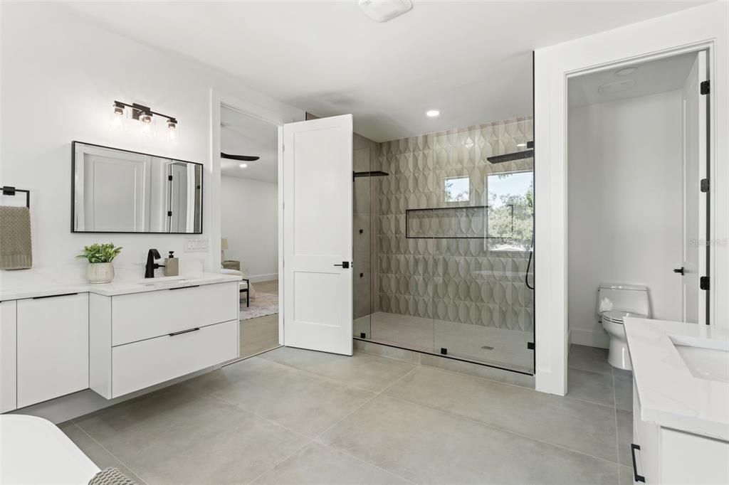 For Sale: $2,250,000 (5 beds, 4 baths, 4084 Square Feet)