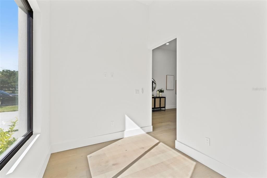 For Sale: $2,250,000 (5 beds, 4 baths, 4084 Square Feet)