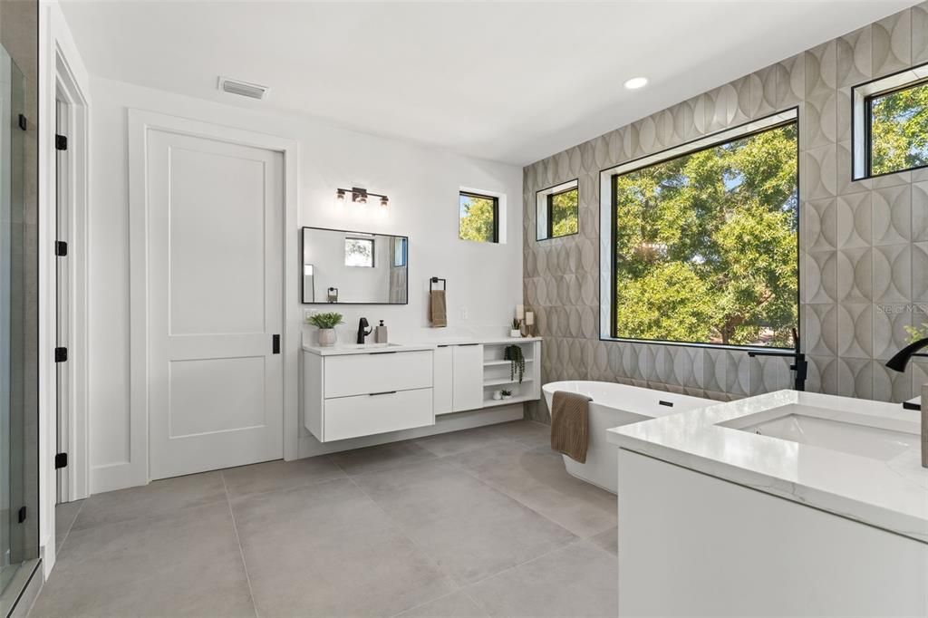 For Sale: $2,250,000 (5 beds, 4 baths, 4084 Square Feet)