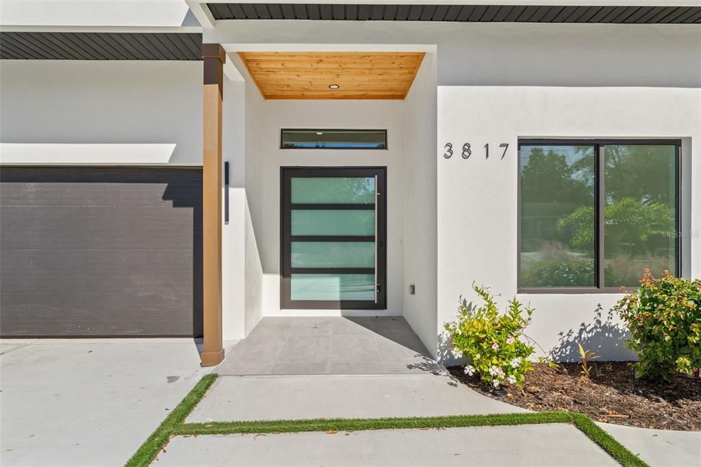 For Sale: $2,250,000 (5 beds, 4 baths, 4084 Square Feet)