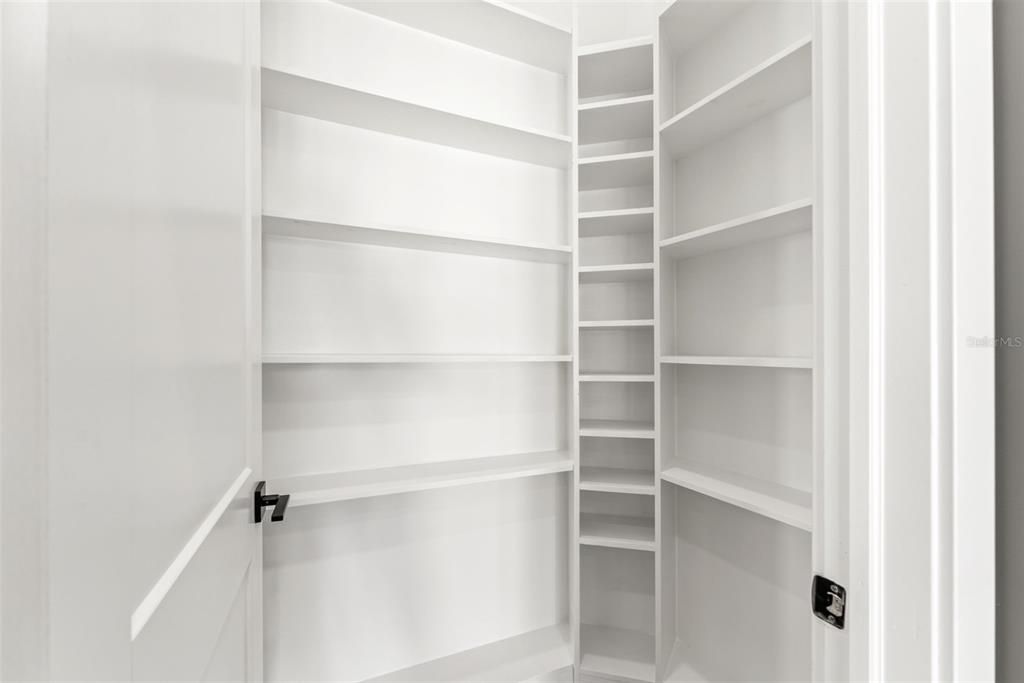 For Sale: $2,250,000 (5 beds, 4 baths, 4084 Square Feet)