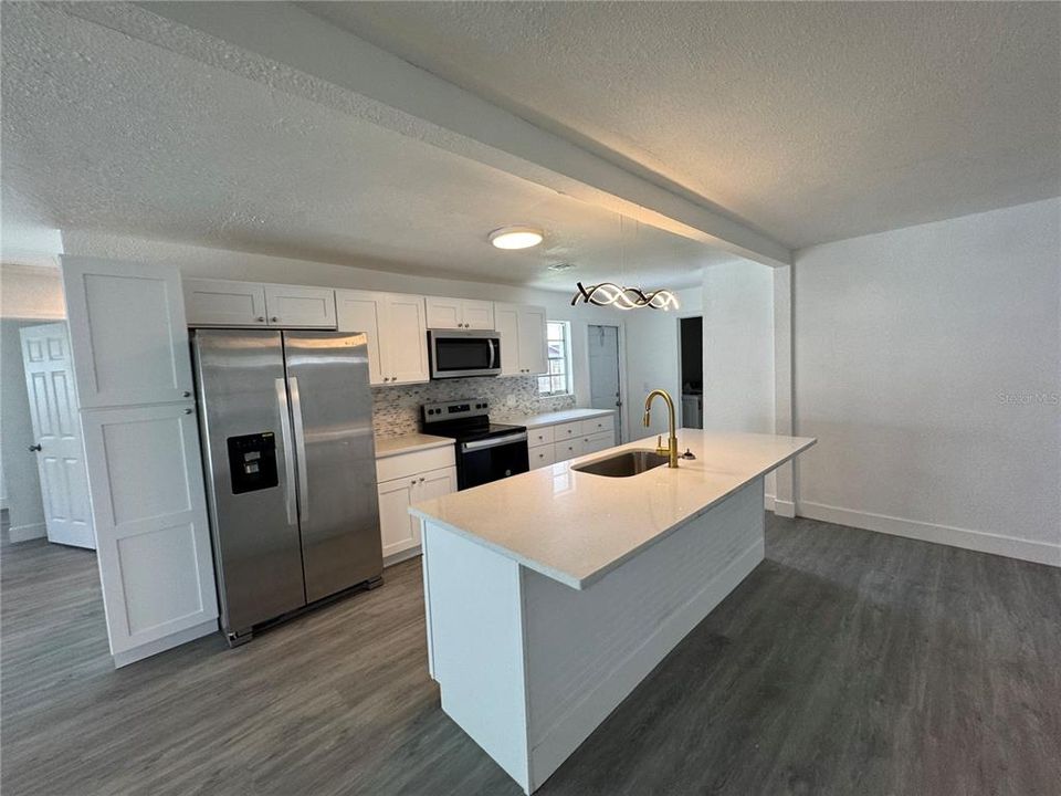 For Rent: $2,040 (3 beds, 2 baths, 1320 Square Feet)