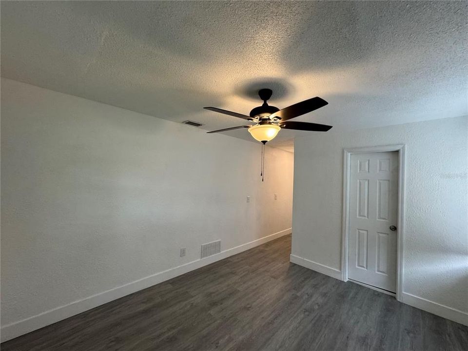 For Rent: $2,040 (3 beds, 2 baths, 1320 Square Feet)