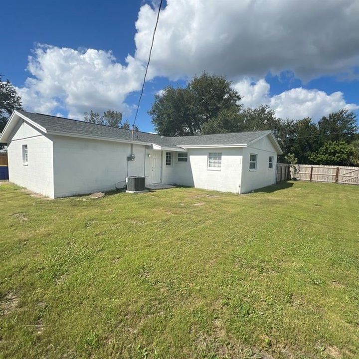 For Rent: $2,040 (3 beds, 2 baths, 1320 Square Feet)