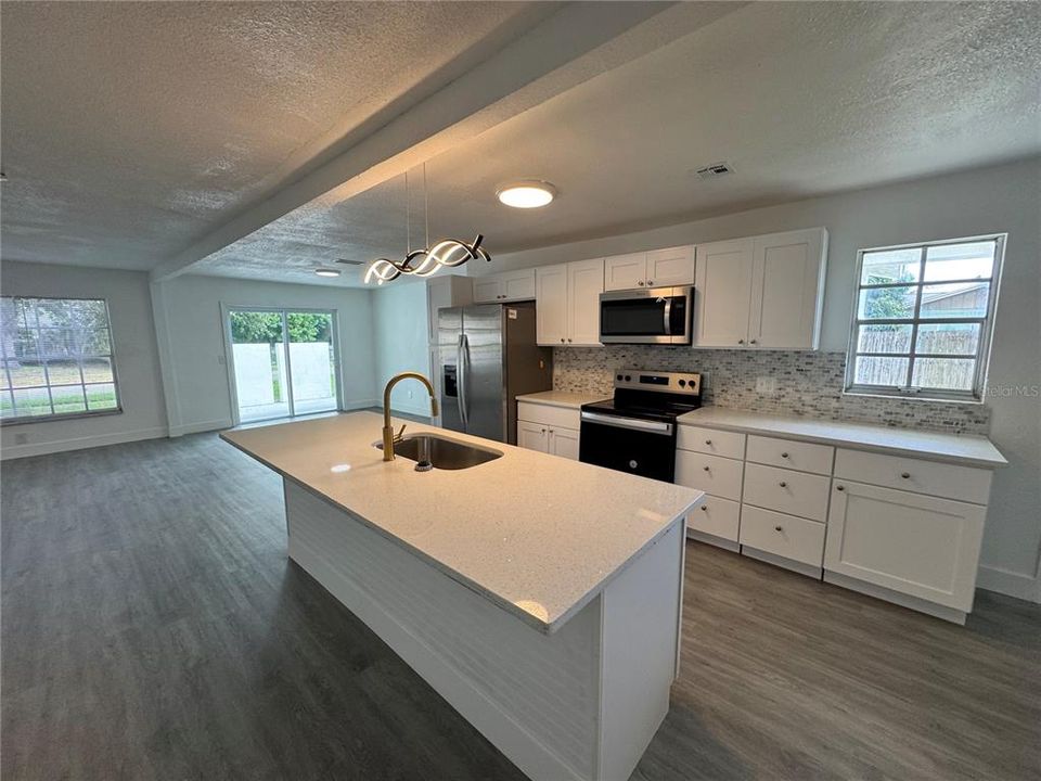 For Rent: $2,040 (3 beds, 2 baths, 1320 Square Feet)