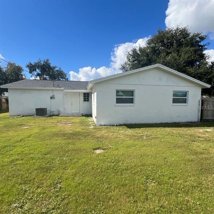 For Rent: $2,040 (3 beds, 2 baths, 1320 Square Feet)