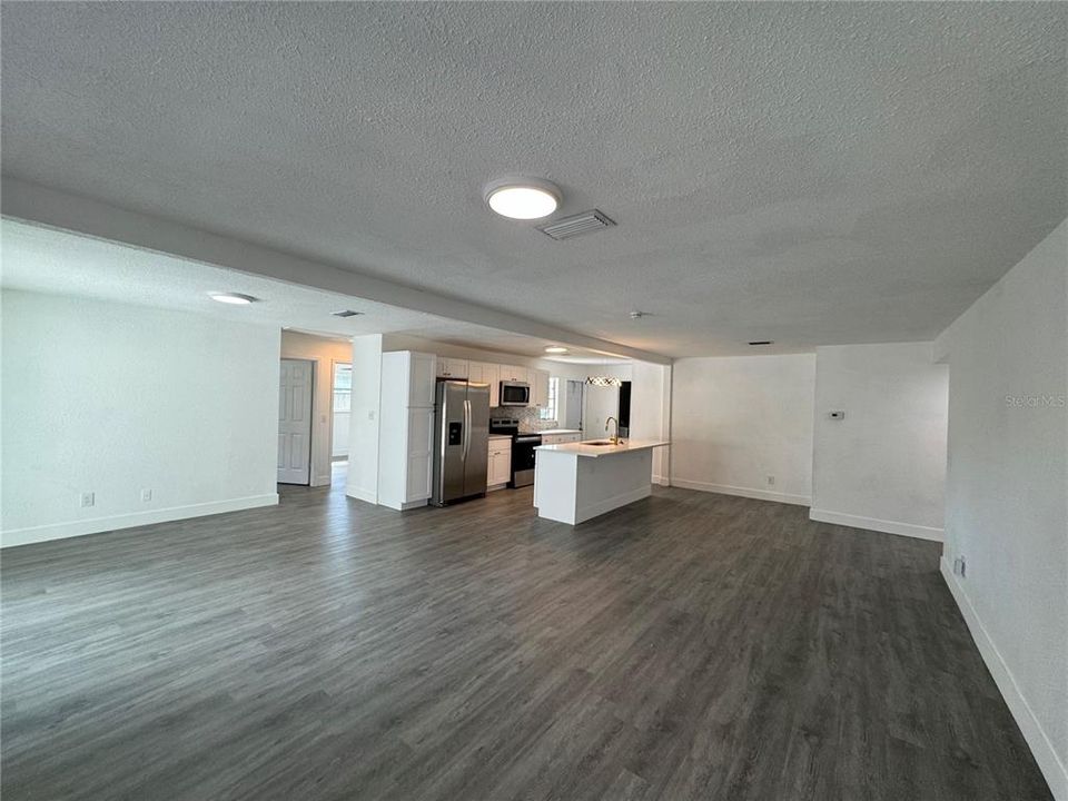 For Rent: $2,040 (3 beds, 2 baths, 1320 Square Feet)