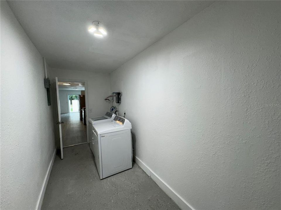 For Rent: $2,040 (3 beds, 2 baths, 1320 Square Feet)