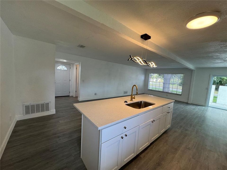 For Rent: $2,040 (3 beds, 2 baths, 1320 Square Feet)