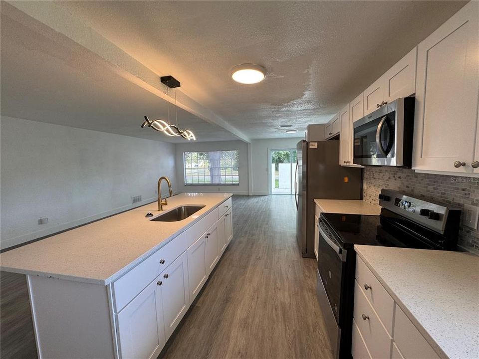 For Rent: $2,040 (3 beds, 2 baths, 1320 Square Feet)