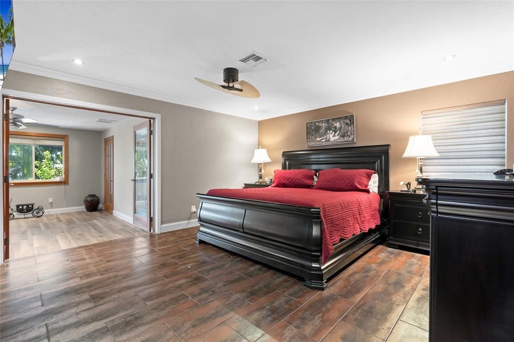 Active With Contract: $775,000 (3 beds, 2 baths, 2214 Square Feet)