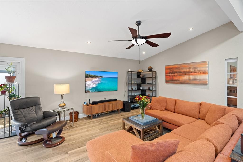 Active With Contract: $775,000 (3 beds, 2 baths, 2214 Square Feet)